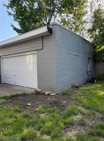 1239 Pondview Avenue, Akron, OH 44305