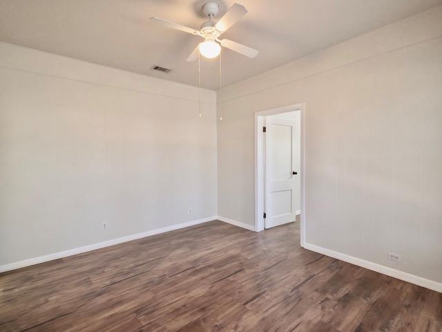 606 Mesquite ST, Bastrop, TX 78602
