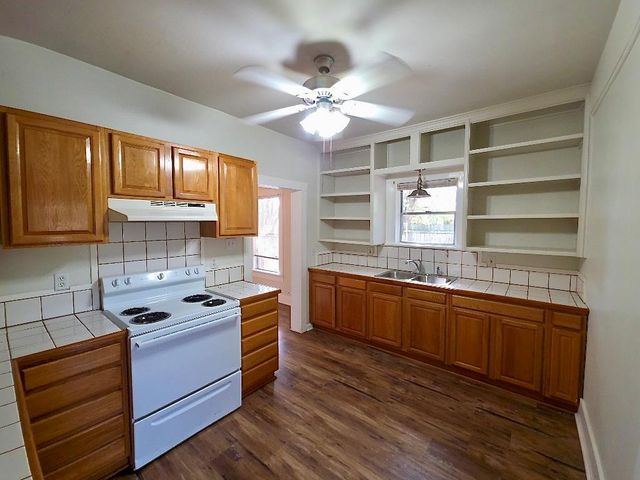 606 Mesquite ST, Bastrop, TX 78602