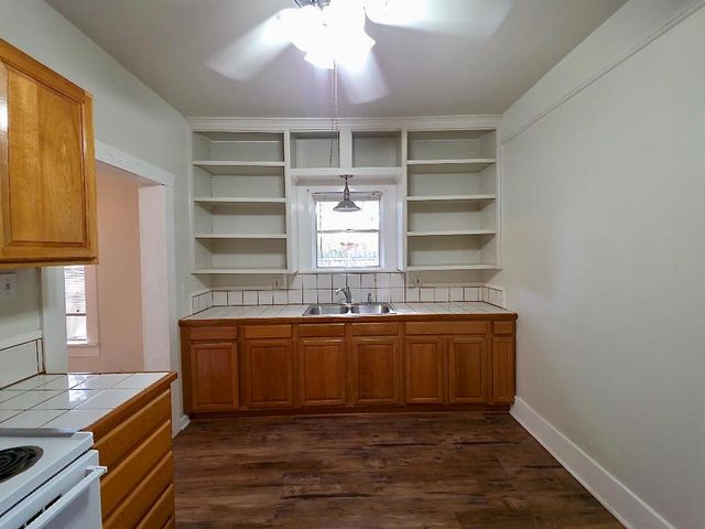 606 Mesquite ST, Bastrop, TX 78602