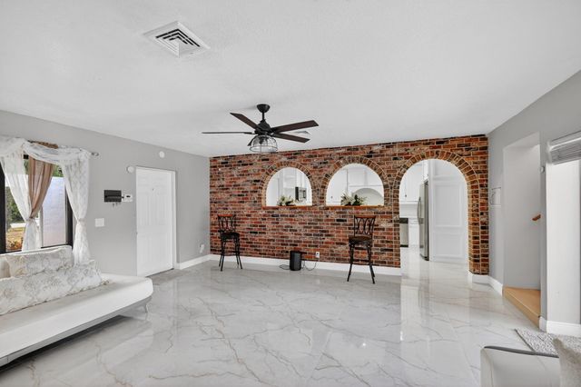 1214 Park Lane, Haverhill, FL 33417