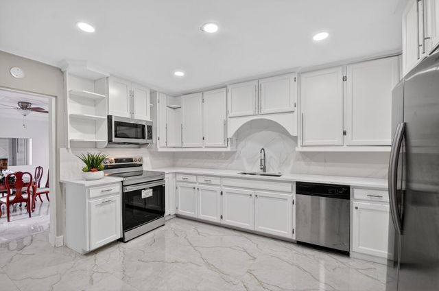 1214 Park Lane, Haverhill, FL 33417