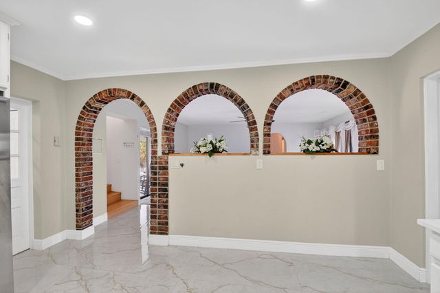 1214 Park Lane, Haverhill, FL 33417