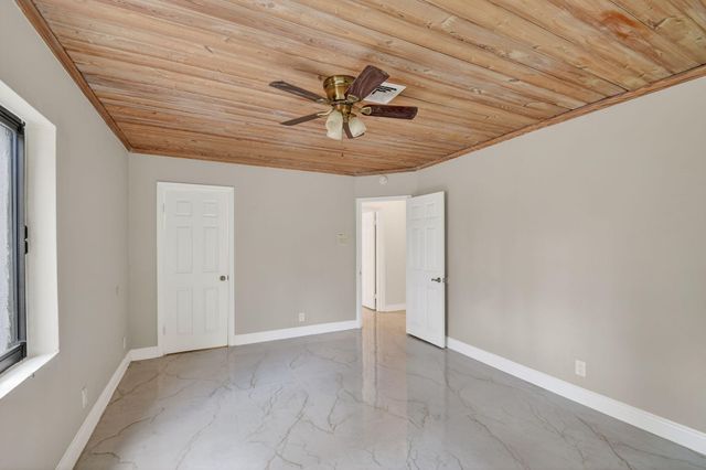 1214 Park Lane, Haverhill, FL 33417