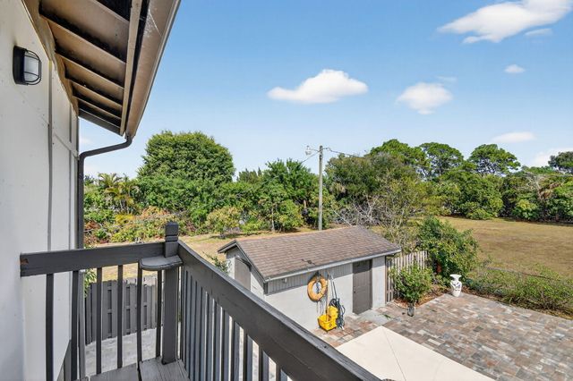 1214 Park Lane, Haverhill, FL 33417