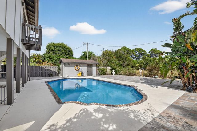 1214 Park Lane, Haverhill, FL 33417