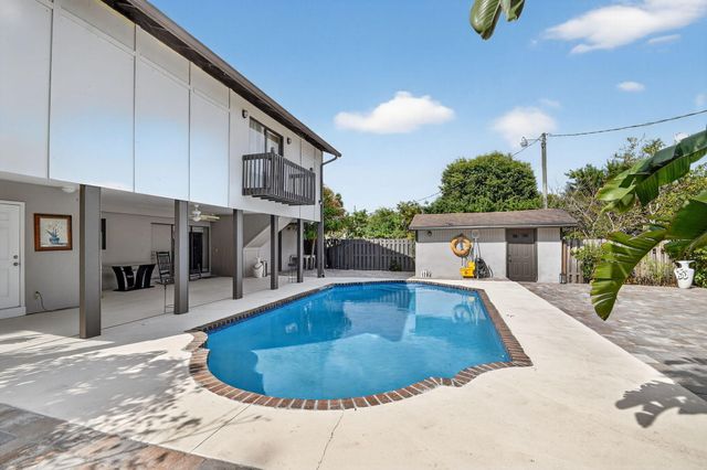 1214 Park Lane, Haverhill, FL 33417