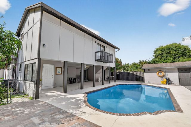 1214 Park Lane, Haverhill, FL 33417