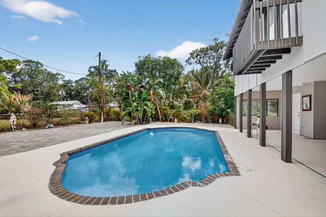 1214 Park Lane, Haverhill, FL 33417