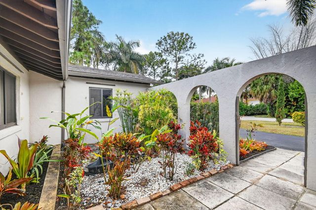 1214 Park Lane, Haverhill, FL 33417