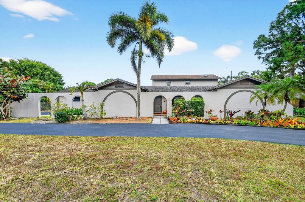 1214 Park Lane, Haverhill, FL 33417