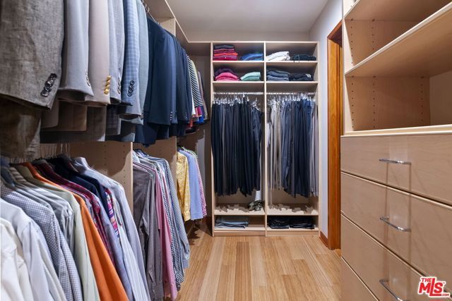 7863 Electra Drive, Los Angeles, CA 90046