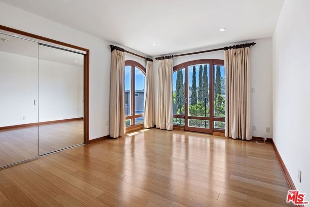 7863 Electra Drive, Los Angeles, CA 90046