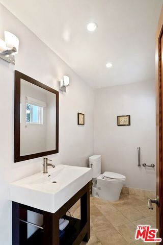 7863 Electra Drive, Los Angeles, CA 90046