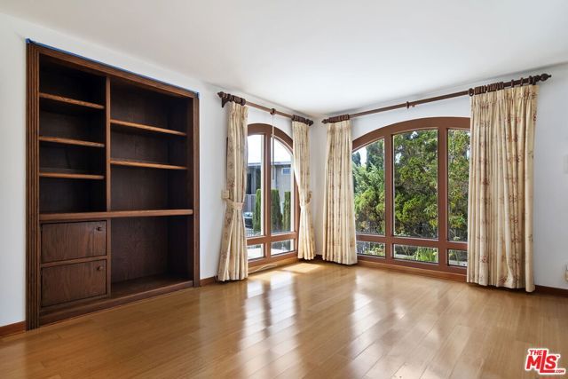7863 Electra Drive, Los Angeles, CA 90046
