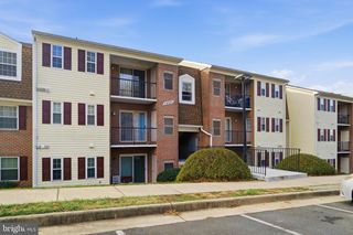 14901 RYDELL RD #303, Centreville, VA 20121