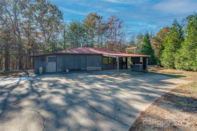 891 Meadow Crest Road, Tryon, NC 28782