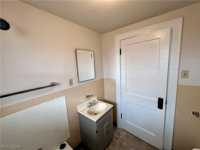 2052-2054 16th Street SW, Akron, OH 44314