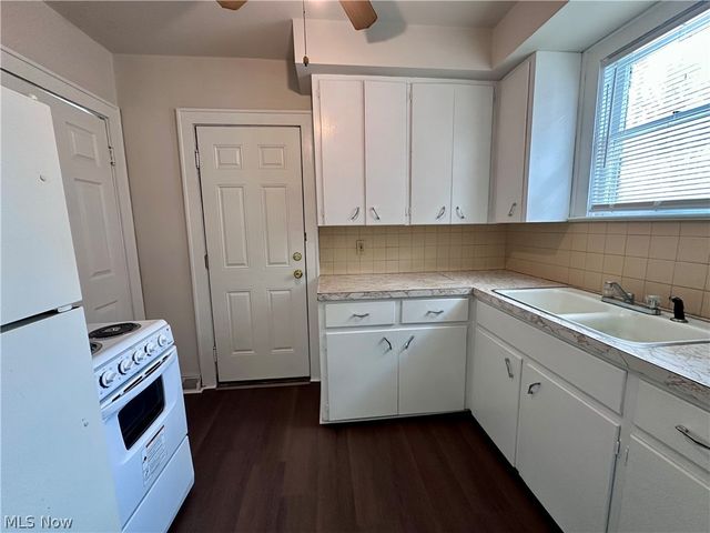 2052-2054 16th Street SW, Akron, OH 44314