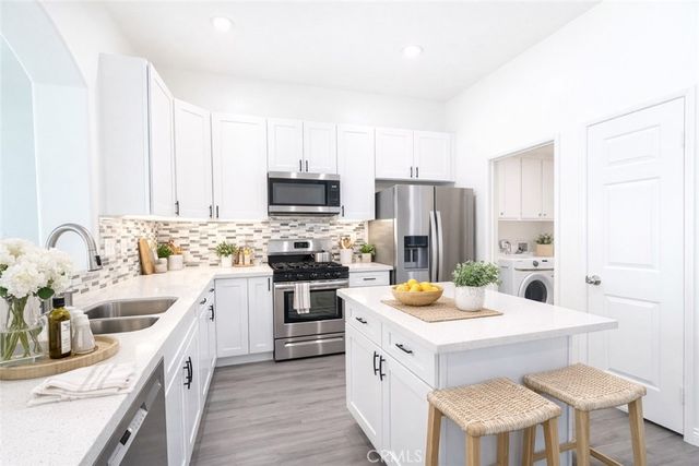 39601 Saba Court, Murrieta, CA 92563