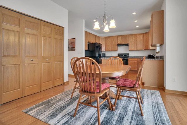 2368 Kiowa DRIVE, Grafton, WI 53024