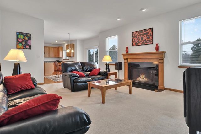 2368 Kiowa DRIVE, Grafton, WI 53024