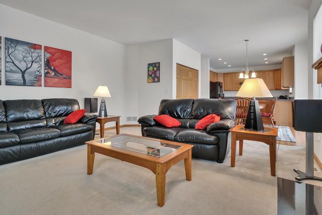 2368 Kiowa DRIVE, Grafton, WI 53024