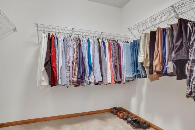 2368 Kiowa DRIVE, Grafton, WI 53024