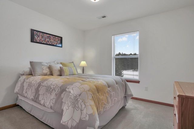 2368 Kiowa DRIVE, Grafton, WI 53024