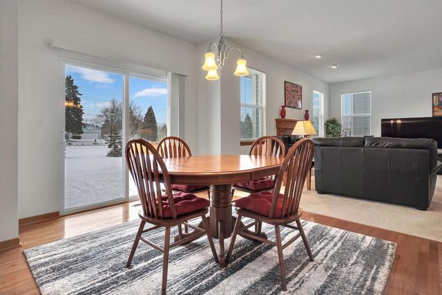 2368 Kiowa DRIVE, Grafton, WI 53024