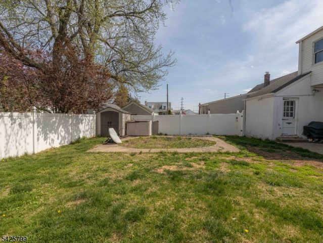 706 Keep St, Linden City, NJ 07036