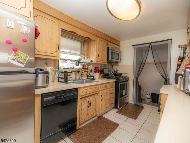 706 Keep St, Linden City, NJ 07036