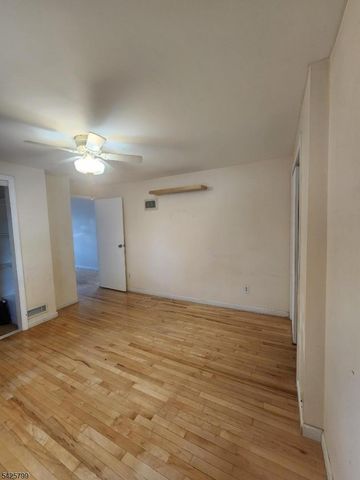 706 Keep St, Linden City, NJ 07036