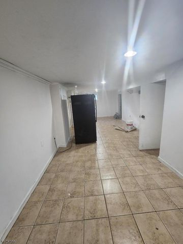 706 Keep St, Linden City, NJ 07036
