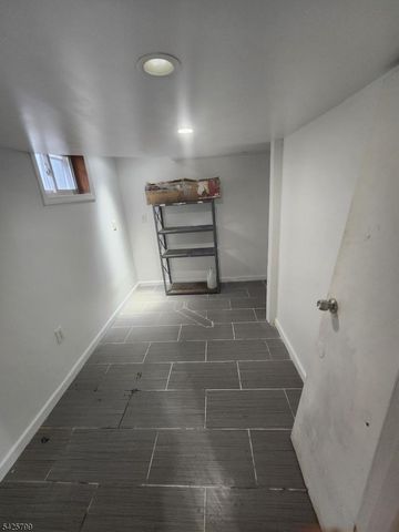 706 Keep St, Linden City, NJ 07036