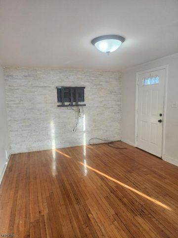 706 Keep St, Linden City, NJ 07036
