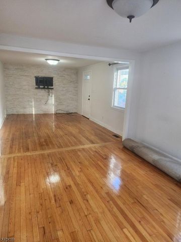 706 Keep St, Linden City, NJ 07036