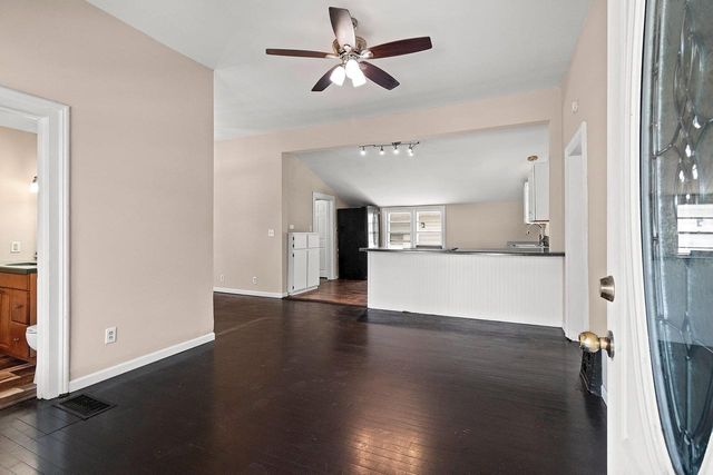 425 W WINNEBAGO STREET, Appleton, WI 54911