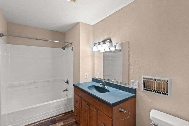 425 W WINNEBAGO STREET, Appleton, WI 54911