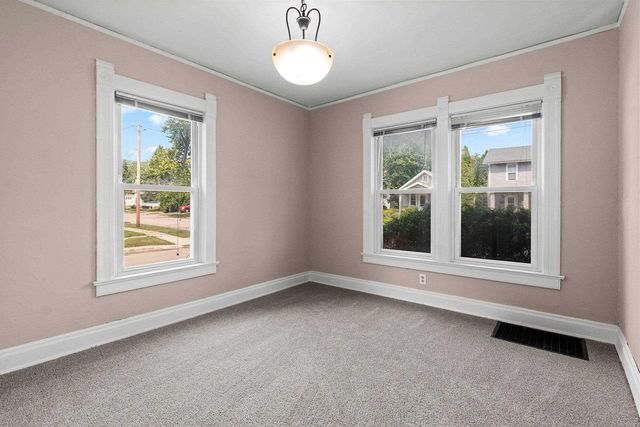 425 W WINNEBAGO STREET, Appleton, WI 54911