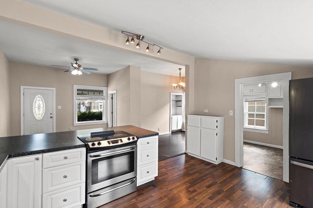 425 W WINNEBAGO STREET, Appleton, WI 54911