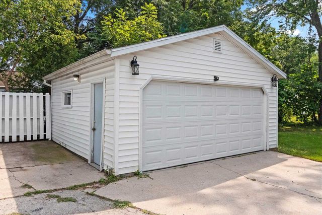 425 W WINNEBAGO STREET, Appleton, WI 54911