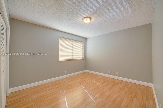 165 Lakeview Dr 201, Weston, FL 33326