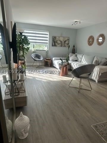 165 Lakeview Dr 201, Weston, FL 33326