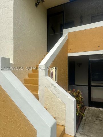 165 Lakeview Dr 201, Weston, FL 33326