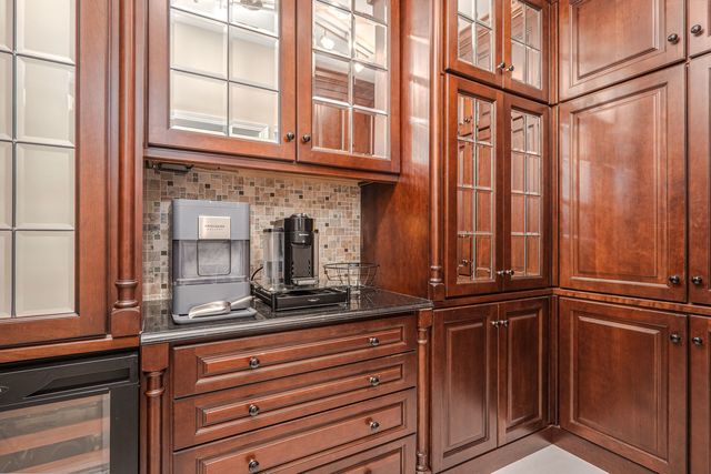 2040 Arrowhead Court, Geneva, IL 60134