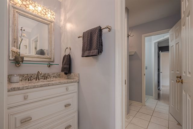 2040 Arrowhead Court, Geneva, IL 60134