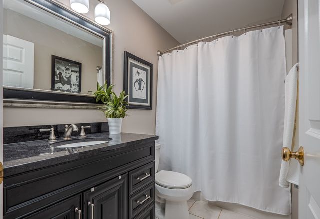 2040 Arrowhead Court, Geneva, IL 60134