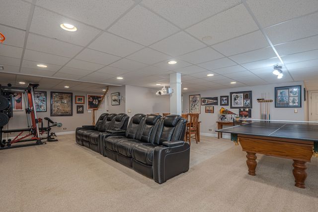 2040 Arrowhead Court, Geneva, IL 60134