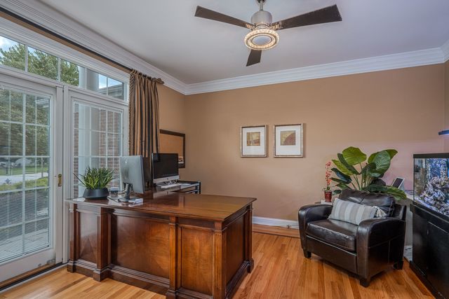 2040 Arrowhead Court, Geneva, IL 60134